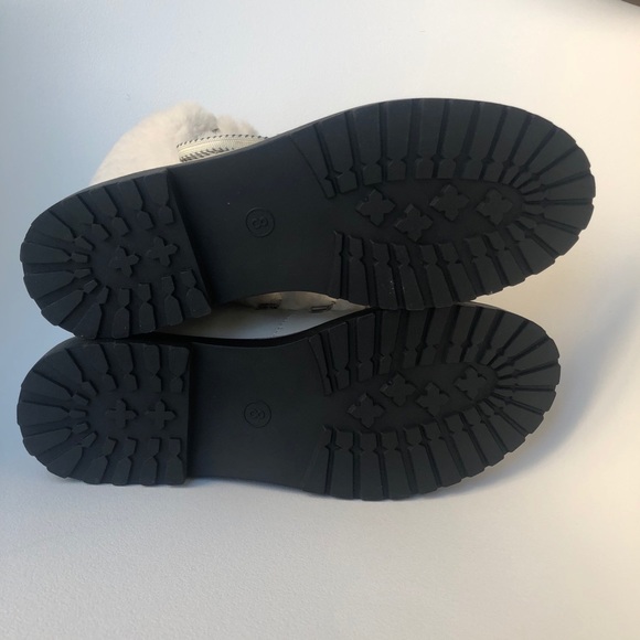 New cream/ivory faux fur boots / snow boots - Picture 4 of 4